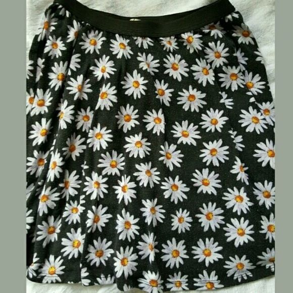 Daisy Mini Skirt - Picture 1 of 3